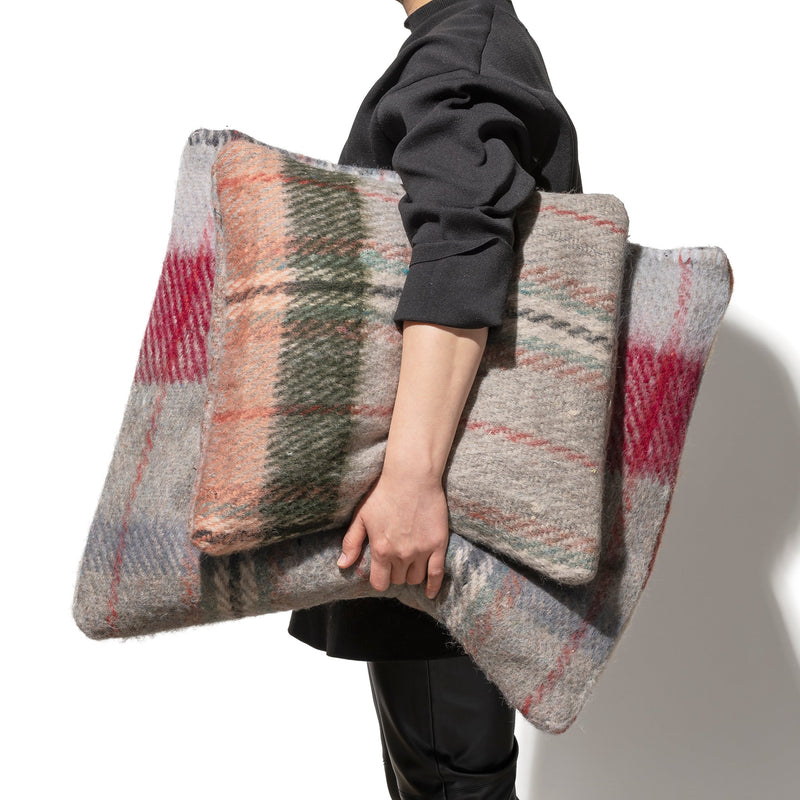 RECYCLED WOOL MIX CUSHION COVER 60 x 60 / Assorted Color